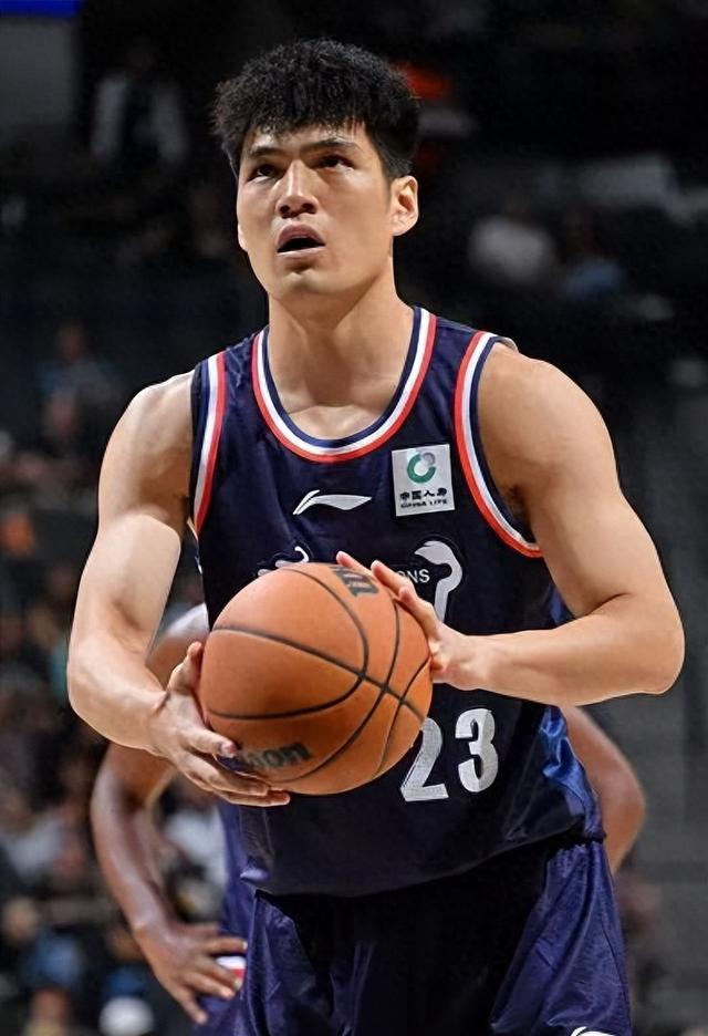 开云手机入口-詹姆斯新秀赛季没进全明星表示不参加